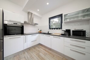 Fridge, microwave, oven, stovetop - Villa "Marconi" (Cambarelici)