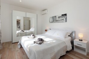 3 bedrooms, iron/ironing board, free WiFi, bed sheets - Villa "Marconi" (Cambarelici)