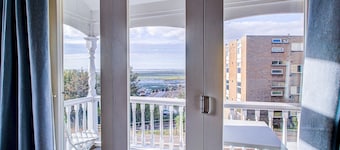 Pass the Keys | Large house | Leigh | Sea views