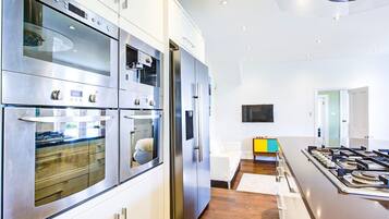 Fridge, microwave, oven, dishwasher