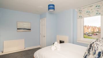 3 bedrooms, free WiFi, bed sheets