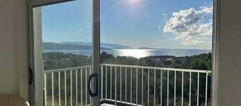 Big Sea View apartment within walking distance of the old town, beach and shops