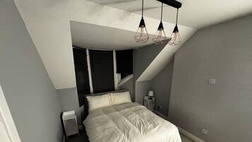 3 bedrooms, iron/ironing board, WiFi