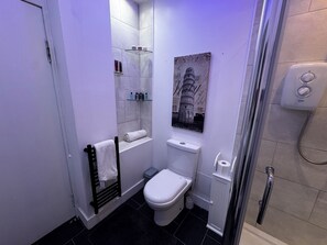 Bruser, hårtørrer, håndklæder, Sæbe