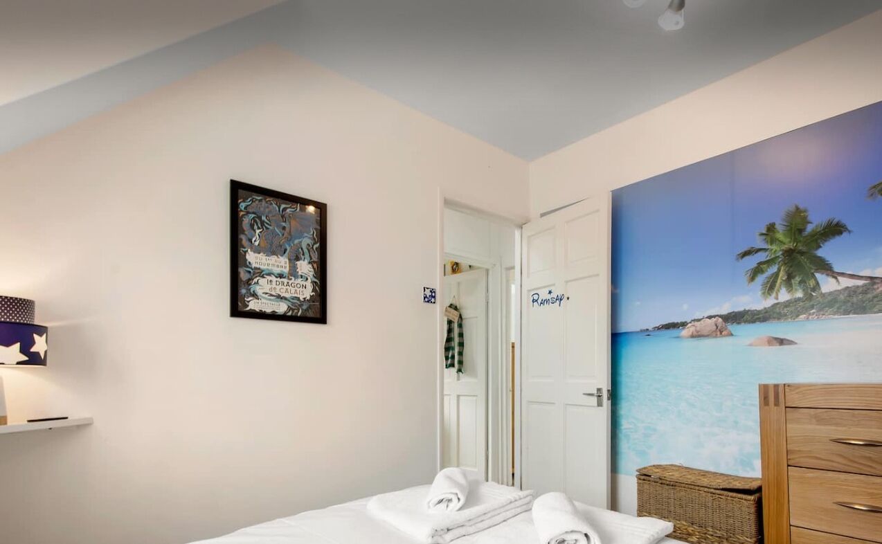 3 chambres, fer et planche à repasser, lit parapluie, Wi-Fi