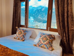 Kamar Double Premium, 1 Tempat Tidur Double, pemandangan gunung | Wi-Fi gratis