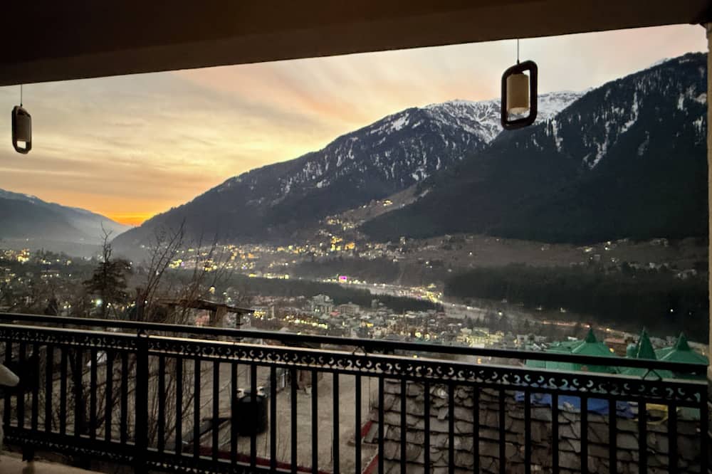 Aura by RA Manali - Mountain View