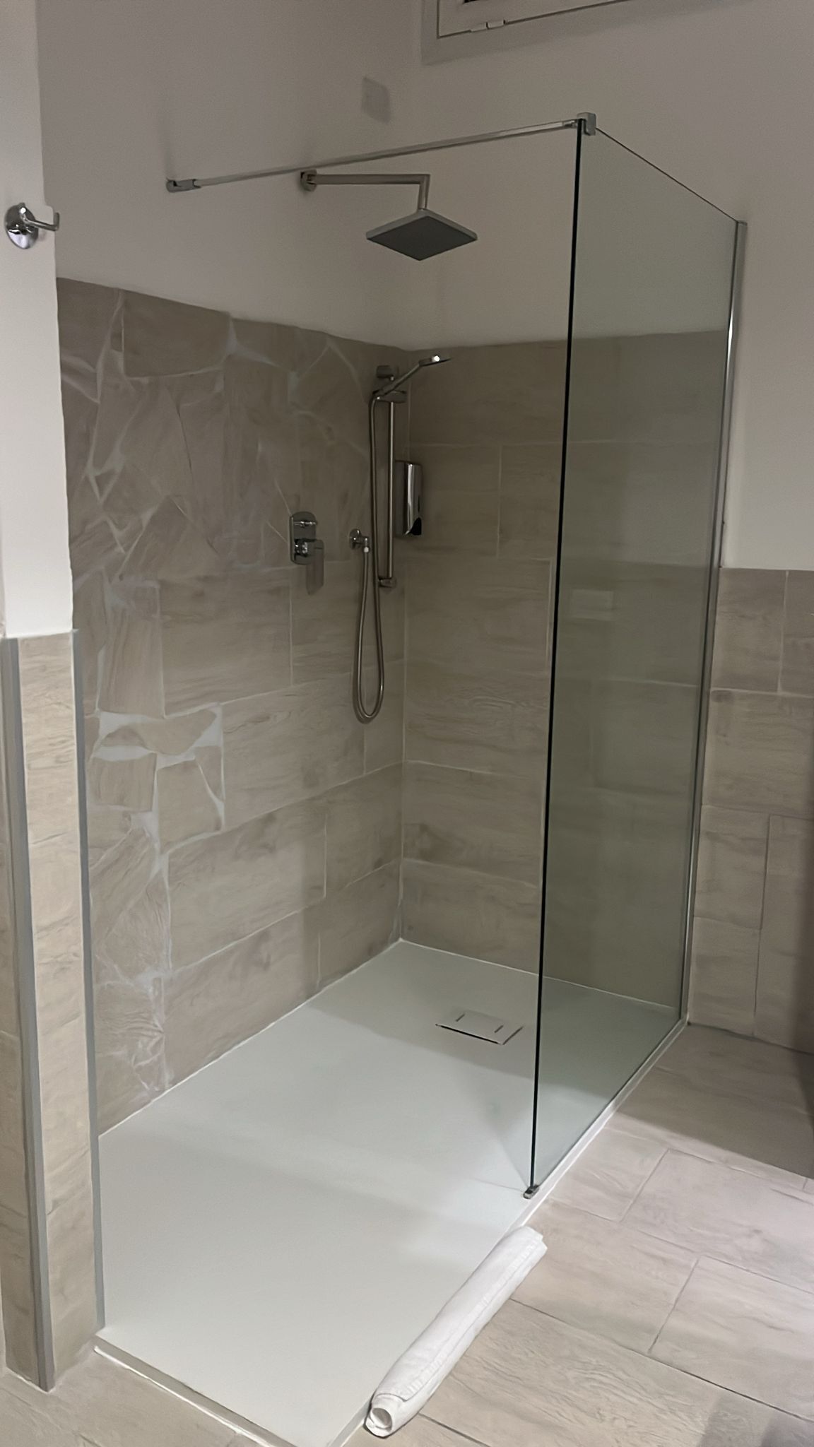 Camera Elite, vista piscina | Bagno