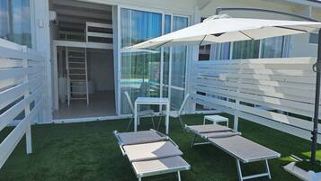 Premium Suite, Pool View | In-room safe, WiFi (free)