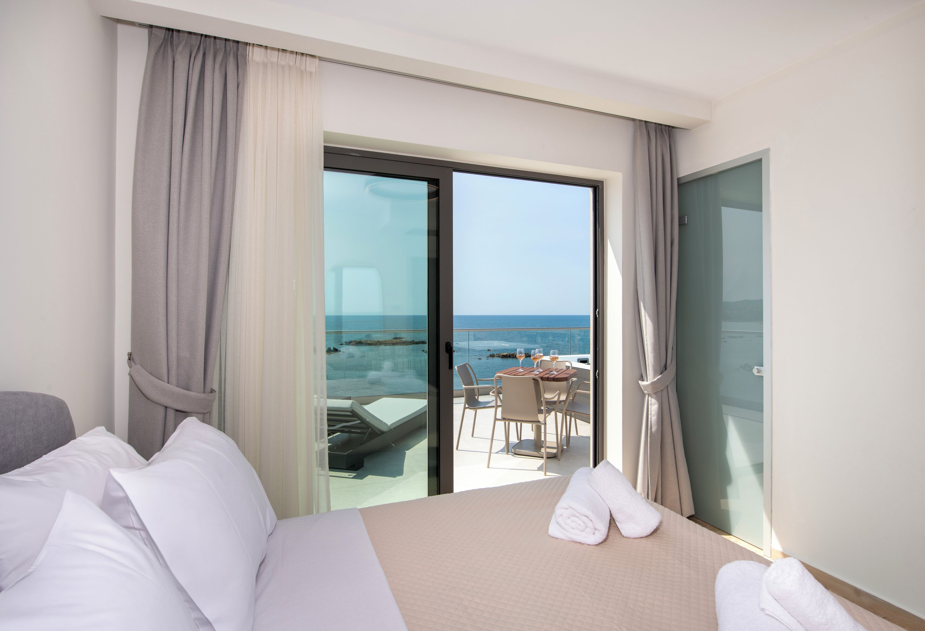 Photo - EdgeWater Beach Hotel