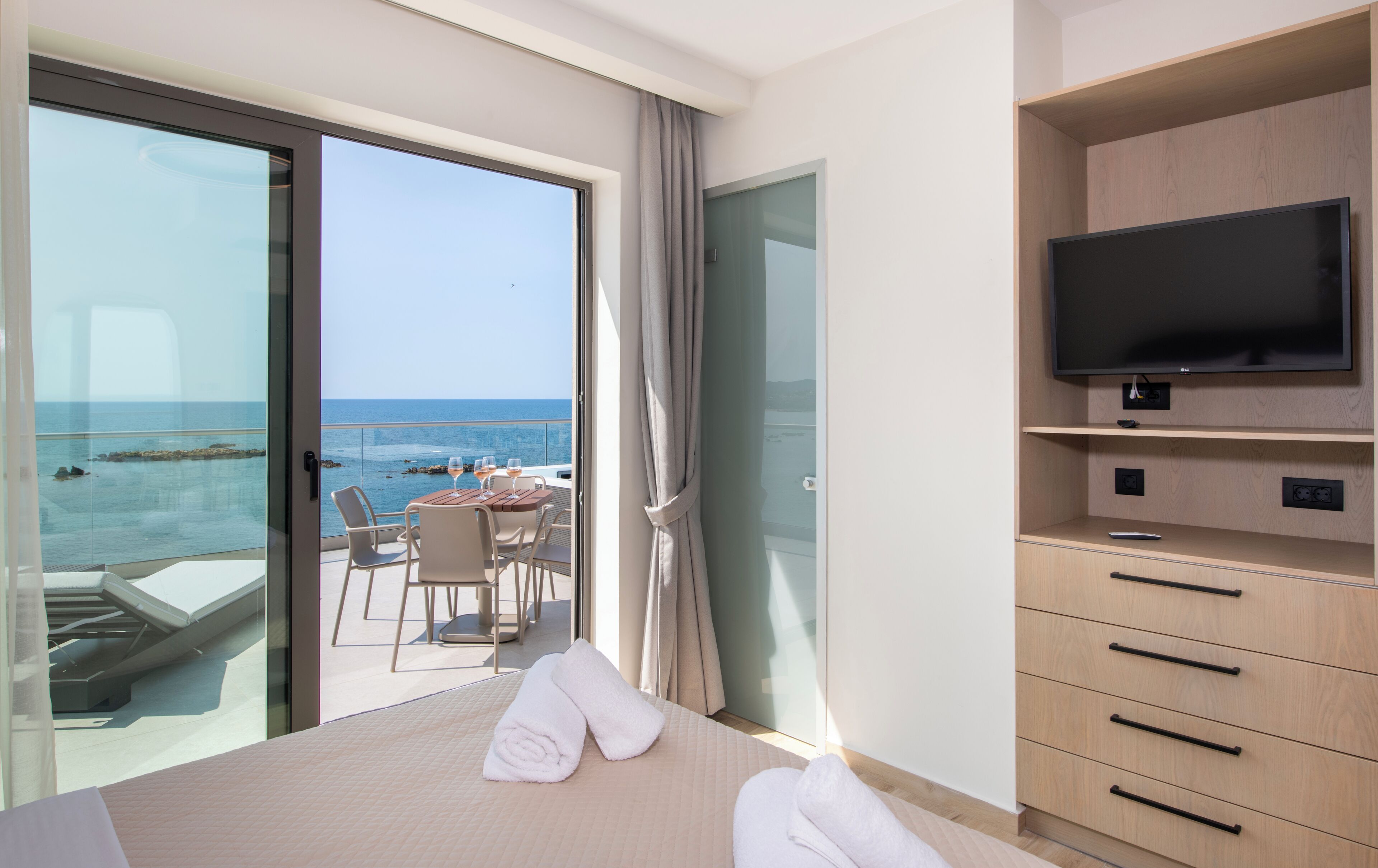 Photo - EdgeWater Beach Hotel