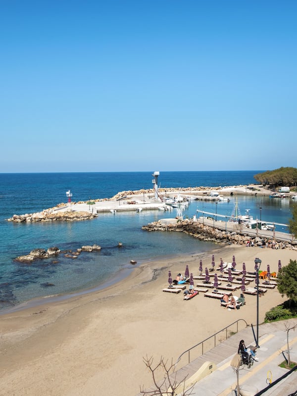 Private beach, sun loungers, beach umbrellas, beach towels
