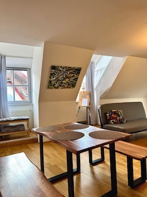 Desk, laptop workspace, blackout curtains, iron/ironing board - Carillon by BestChoice  - Parking Option (Graz)