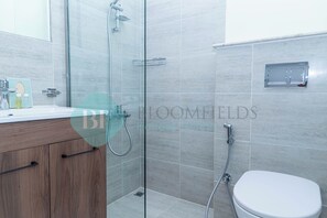 Bathroom - Bloomfields Grandeur 2BR in Oasis Masdar (Abu Dhabi)