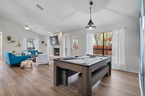 Smart TV, fireplace, table tennis