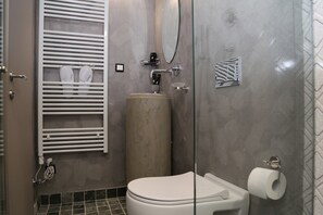 Appartement familial | Salle de bain | Séchoir à cheveux, peignoirs, pantoufles, serviettes fournies