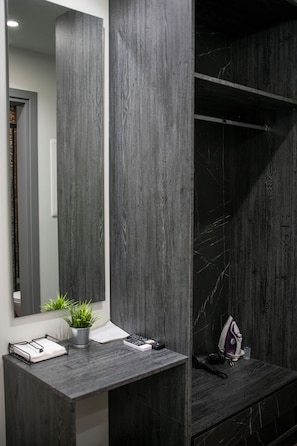 Coffres-forts dans les chambres, bureau