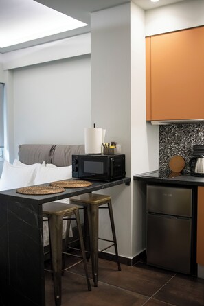 Superior Double Room | Peti besi dalam bilik, meja, ruang kerja komputer riba, kalis bunyi 