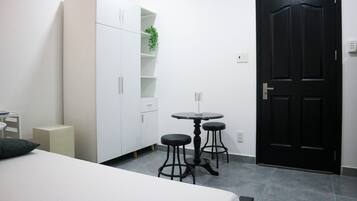 1 habitación, wifi y ropa de cama