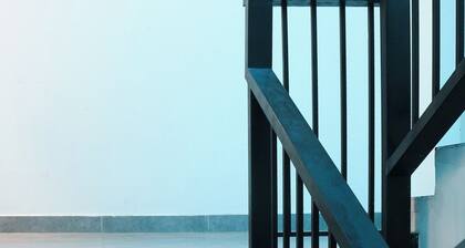 Studio, clean & quiet