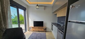 Apartment | Eigene Küche | Kühlschrank, Mikrowelle, Ofen, Herdplatte