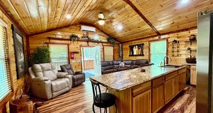 𝐁𝐢𝐠 𝐒𝐨𝐮𝐭𝐡 𝐅𝐨𝐫𝐤 Retreat! Excellent Location•Private•WIFI~ All NEW 𝐓𝐫𝐞𝐞 𝐓𝐨𝐩 𝐋𝐨𝐝𝐠𝐞!