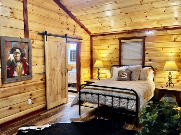 2 室のベッドルーム、WiFi (無料)、ベッドシーツ