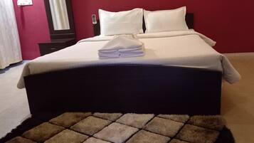 2 chambres, bureau, Wi-Fi gratuit, draps fournis