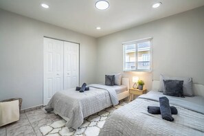 2 bedrooms, desk, iron/ironing board, free WiFi