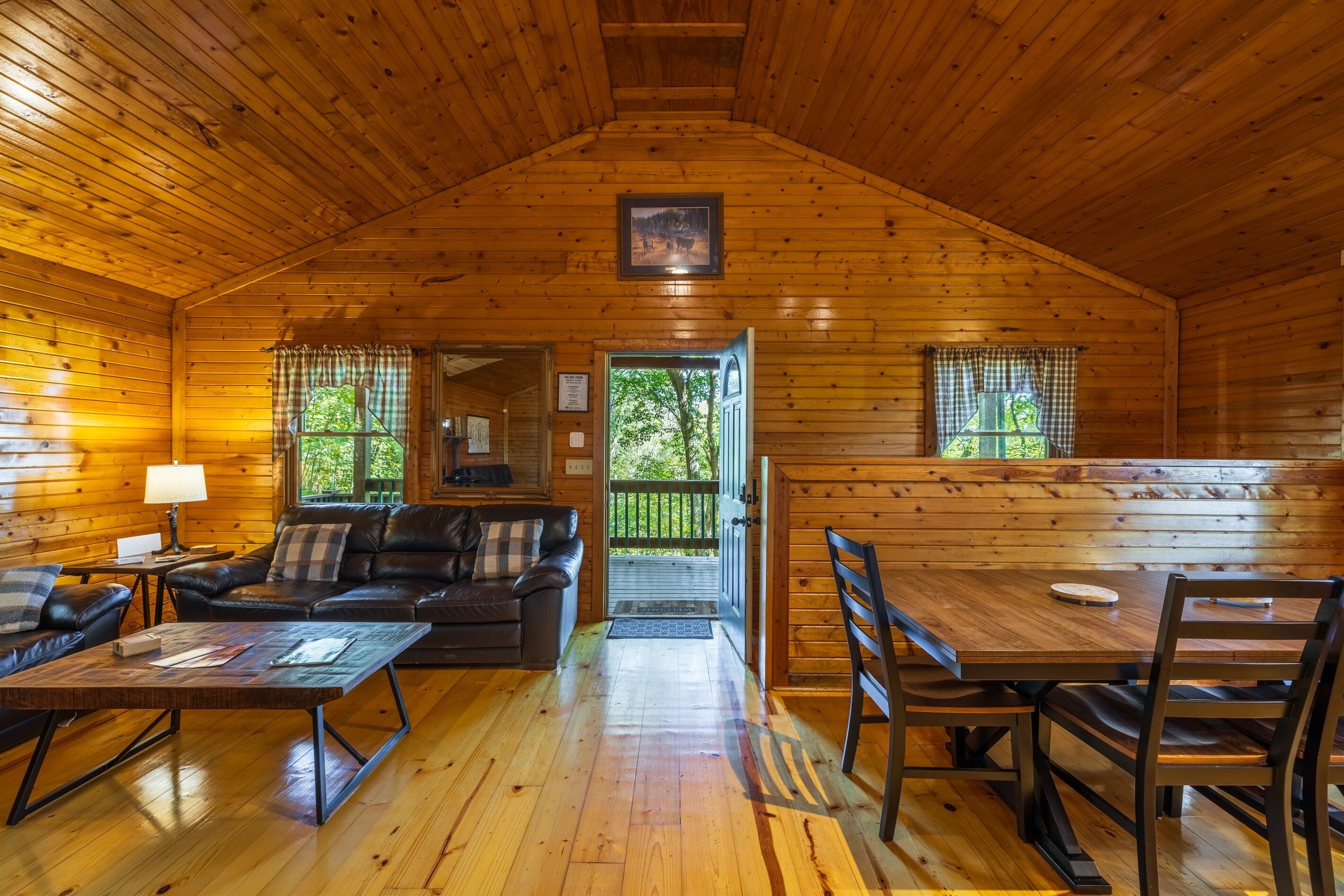 Big Oak Cabin (Hocking Hills Area) - Ohio