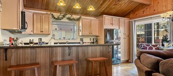 2BR Beartime Story Cabin w BBQ