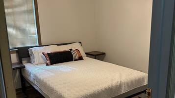 4 bedrooms, WiFi, bed sheets