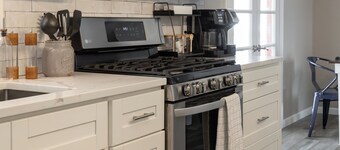 Charming Retreat close to Wayzata Downtown - The Gilded Loon