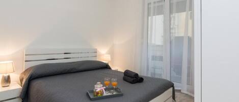 2 bedrooms, cots/infant beds