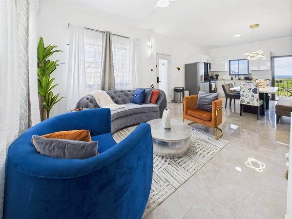 Smart TV, table tennis