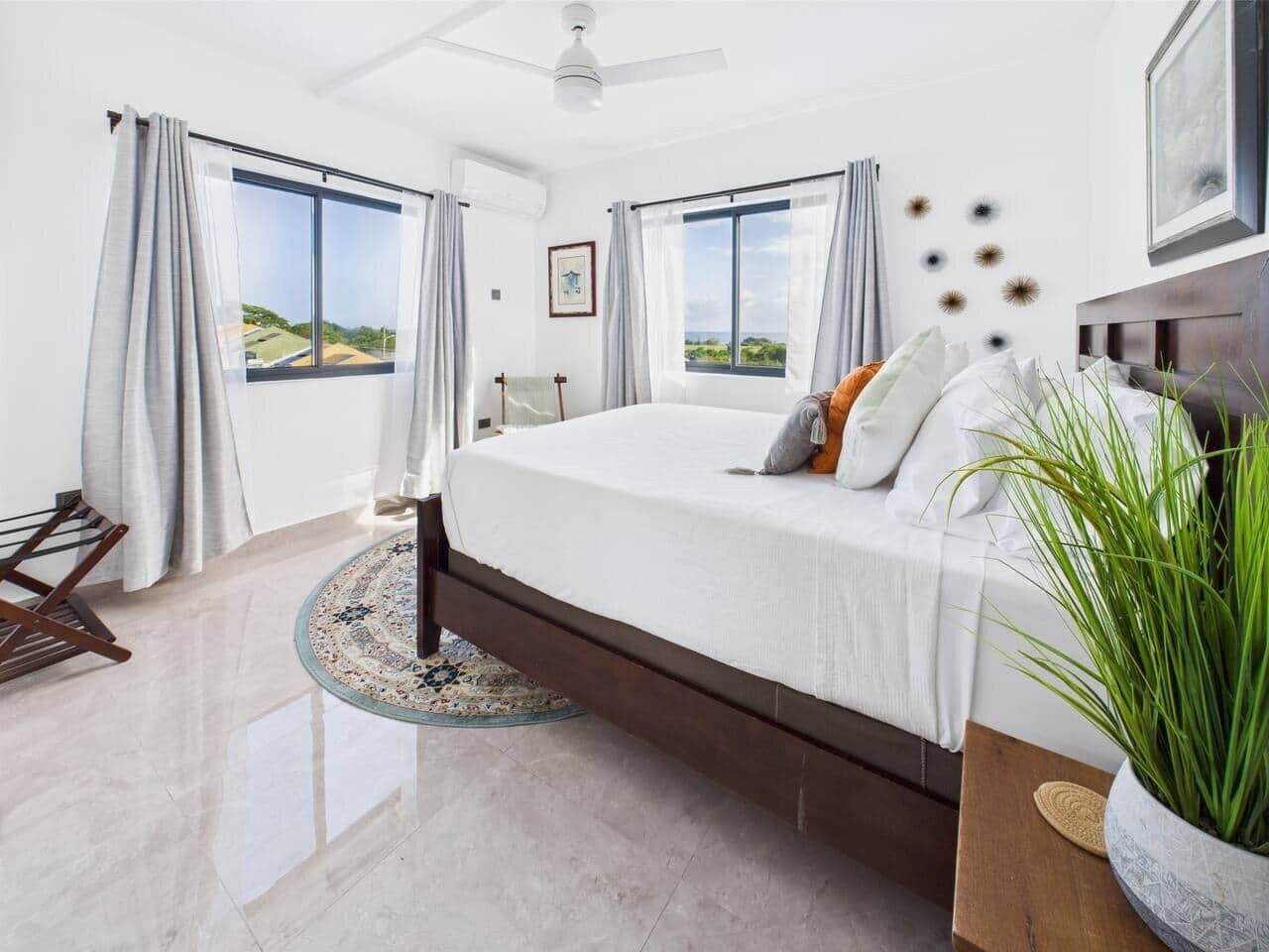 6 sovrum, värdeförvaringsskåp på rummet och strykjärn/strykbräda