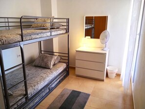 3 Schlafzimmer, Bügeleisen/Bügelbrett, WLAN, Bettwäsche