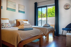 2 bedrooms, in-room safe, iron/ironing board, free WiFi