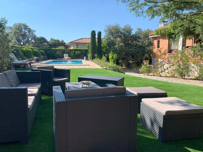 Beautiful Villa with garden 30 Km from Madrid