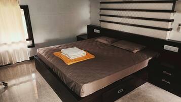 Standard Ac room with Shared Bathroom