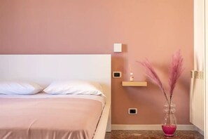 1 chambre, bureau, Wi-Fi, draps fournis