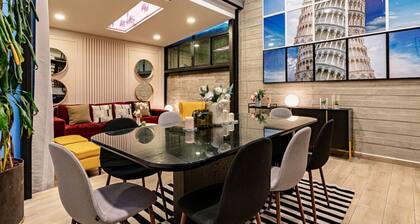Stylish Roma Sur Home with Rooftop Lounge & BBQ