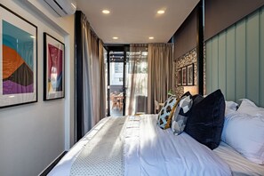 6 bedrooms, desk, iron/ironing board, WiFi - Spacious 6BR Retreat with Rooftop Terrace, BBQ & Gym Access (Ciudad de México)