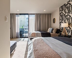 6 bedrooms, desk, iron/ironing board, WiFi