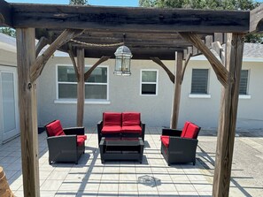 Terrace/patio - Charming, Near Beaches, and LECOM Park (Bradenton)