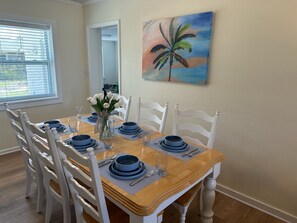 Dining - Charming, Near Beaches, and LECOM Park (Bradenton)