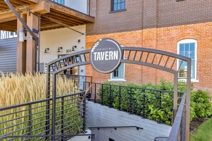 Exterior detail - Gorgeous Windsor Lake Townhome - 2 Bed, 1 1/2 Bath (Windsor)