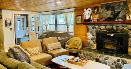 Luxury Retreat on the Greenbelt / Private Home w/ Sauna & Yoga Studio&Fitness