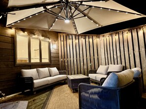 Terrace/patio - Top Luxe Oasis: Ski's, Hike, Golf, Fine Dining, Fireplace, Ultimate Relaxation (Vernon Township)