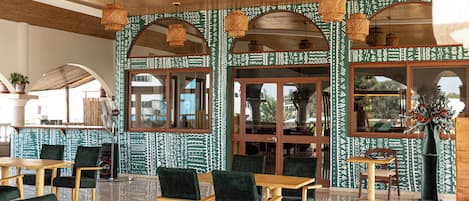 Frokost, lunsj og middag serveres